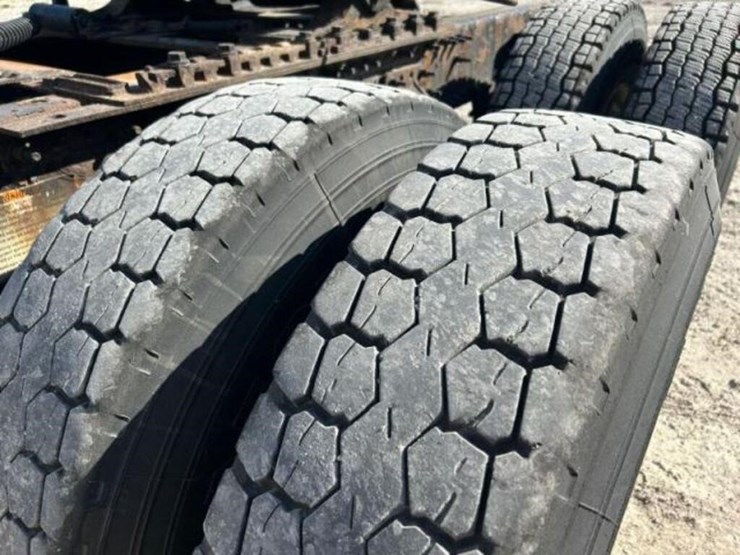 2013-volvo-t/a-hiway-tractor---day-cab-4v4nc9egxdn-image-47