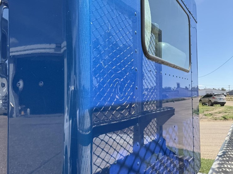 2005-kenworth-t300-image-52