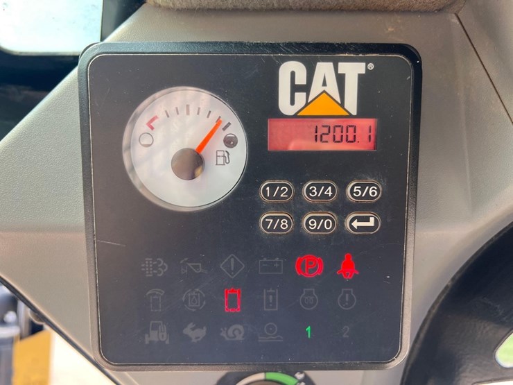 2018-caterpillar-259d-image-35