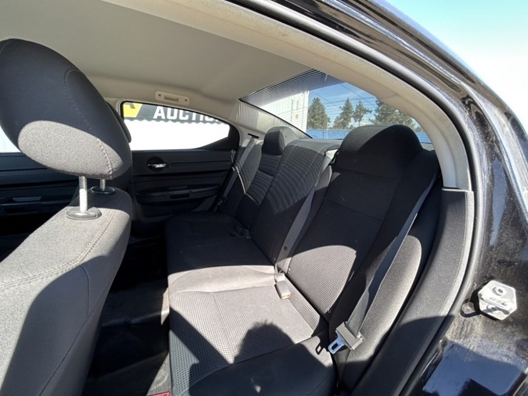 2009-dodge-charger-sedan-image-19