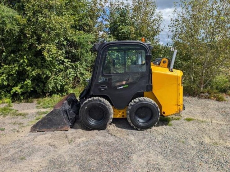 2012-jcb-135-image-7