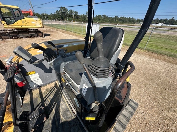 2012-caterpillar-305e-cr-image-75