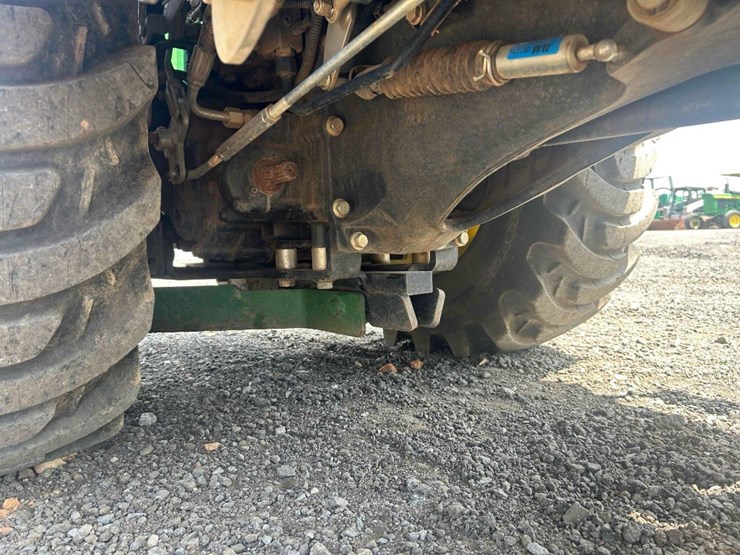2021-john-deere-2032r-image-25