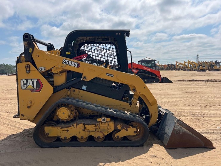 2020-caterpillar-259d3-image-5