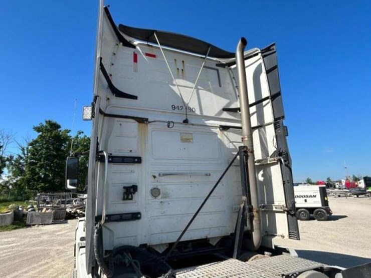 2015-volvo-t/a-hiway-tractor---sleeper-4v4nc9eh3fn-image-50