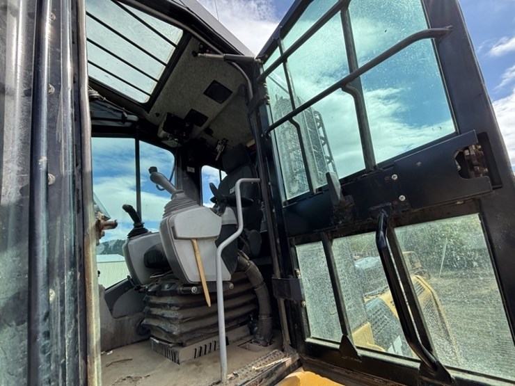 caterpillar-568-image-40