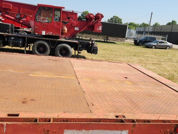 1986-peterbilt-359-image-22
