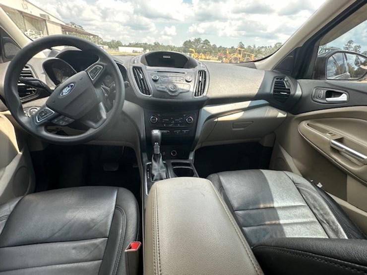 2017-ford-escape-image-29