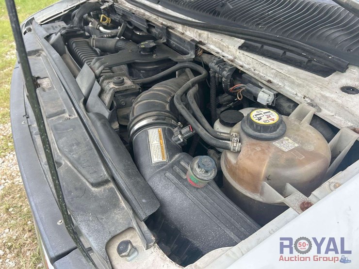 2005-ford-cargo-image-8