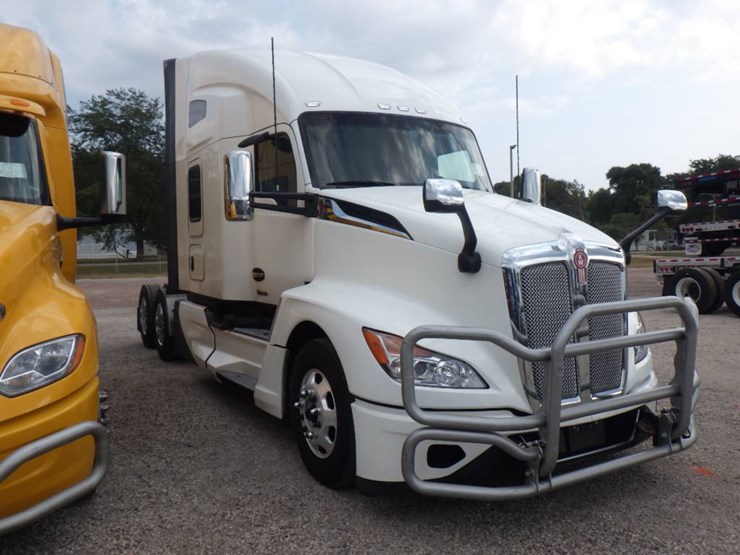 2023-kenworth-t680-image-2