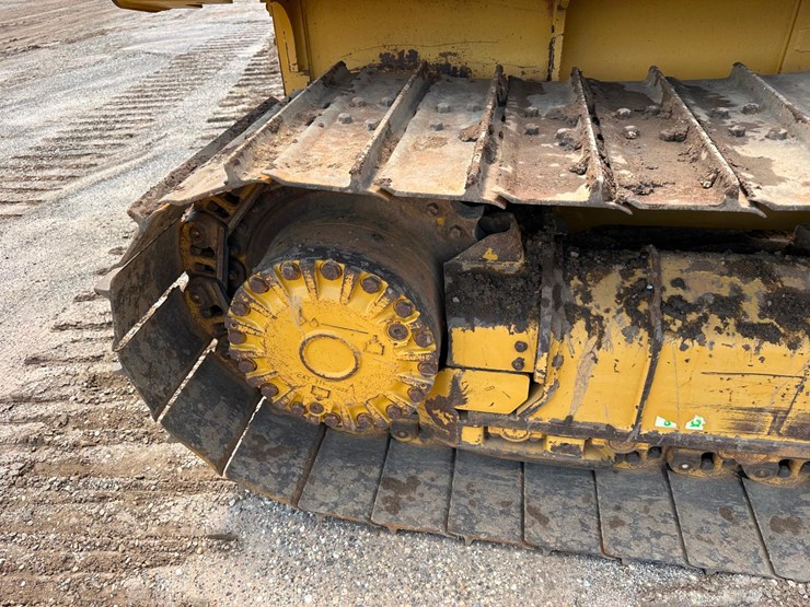 2017-caterpillar-d5-image-13