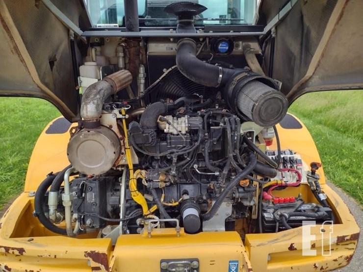 2017-deere-244kii-image-26