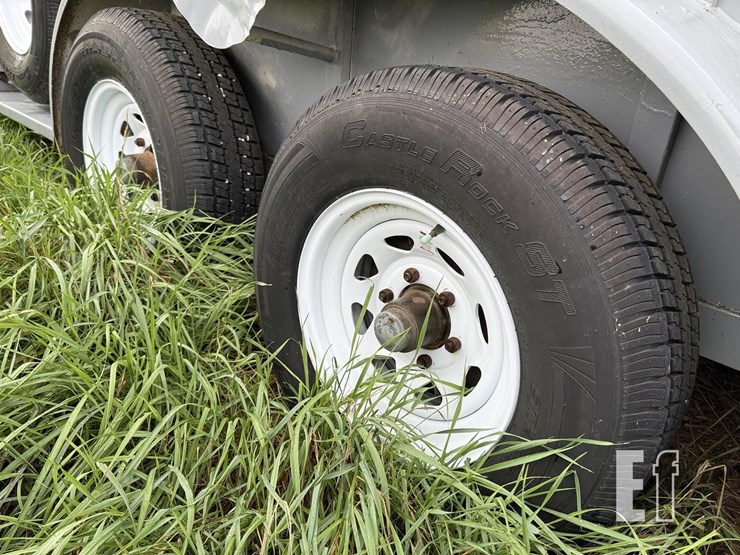 16ft-bumper-pull-stock-trailer-image-5