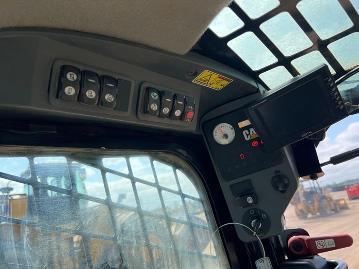 2012-caterpillar-299d-xhp-image-32