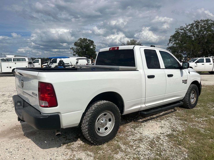 2019-ram-1500-classic-image-3