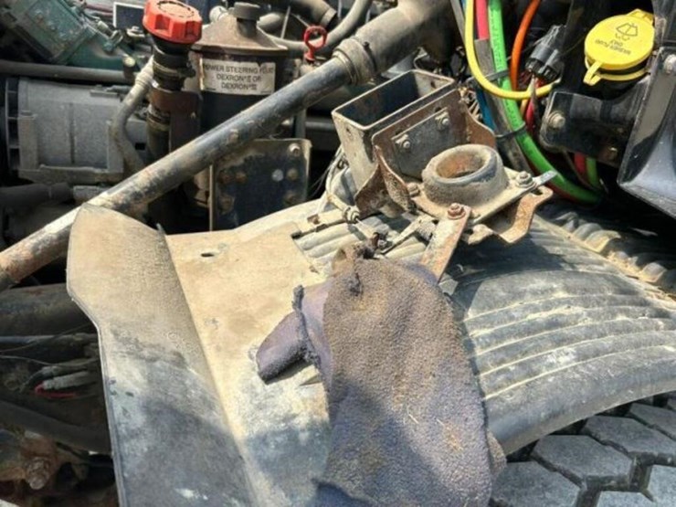 2005-volvo-tri/a-dump-truck-4v5k99gh55n391882-image-25