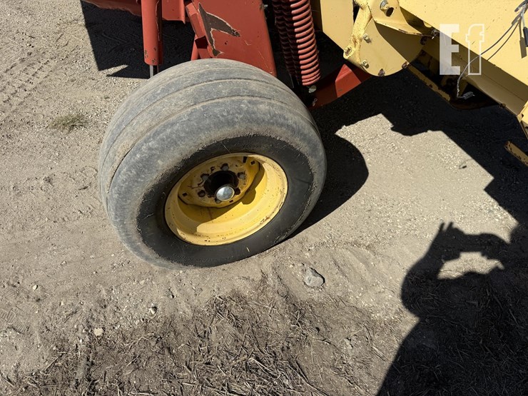 new-holland-1475-image-8