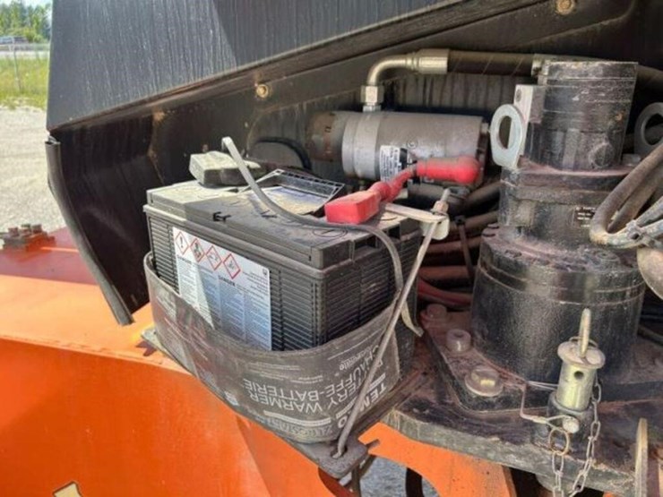 2013-jlg-660sj-image-15