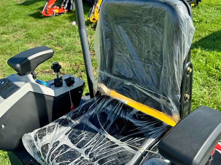2025-cfg-industrial-xz20r-mini-excavator-...-unused-image-13