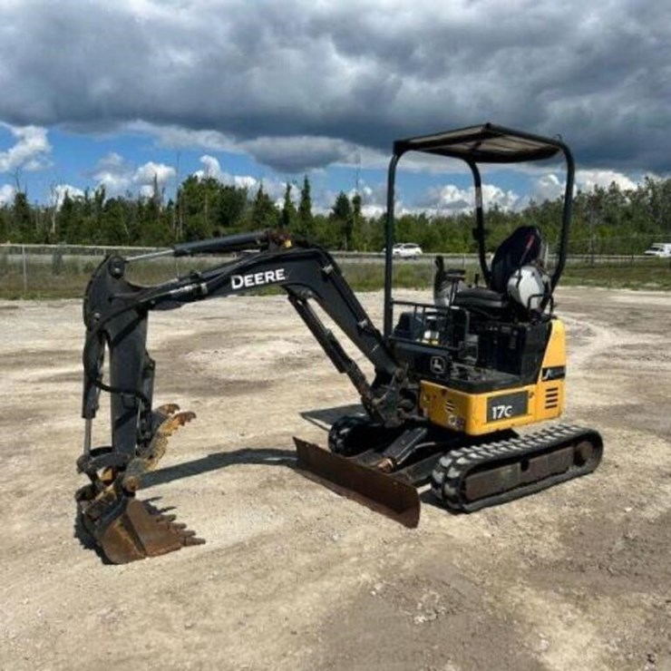 2016 DEERE 17G