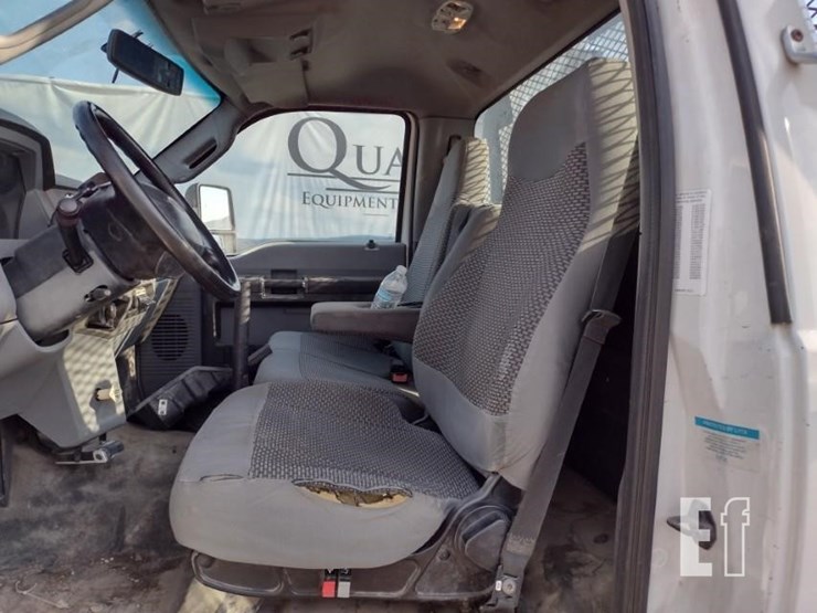 2013-ford-f650-xlt-image-10