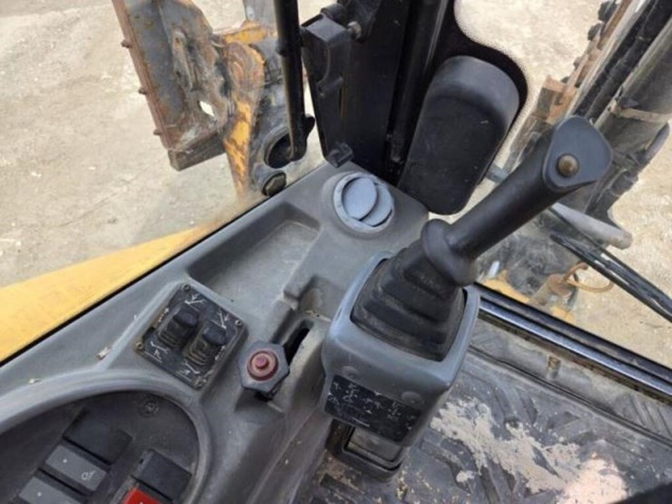2009-volvo-bl70-image-37