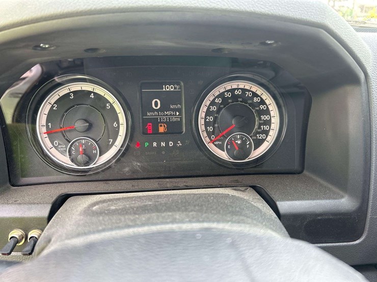 2019-ram-1500-classic-image-11
