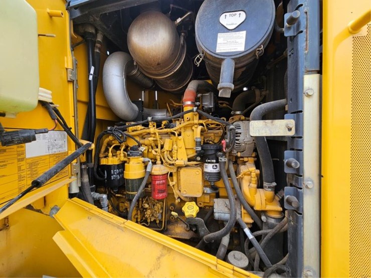 2012-deere-624k-image-27