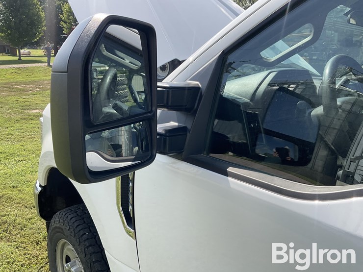 2021-ford-f350-image-17