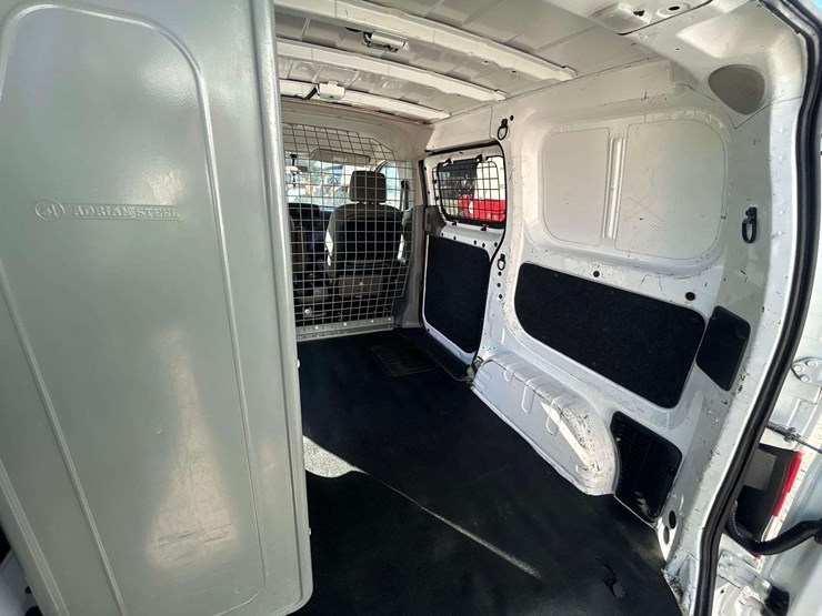 2020-nissan-nv200-image-22