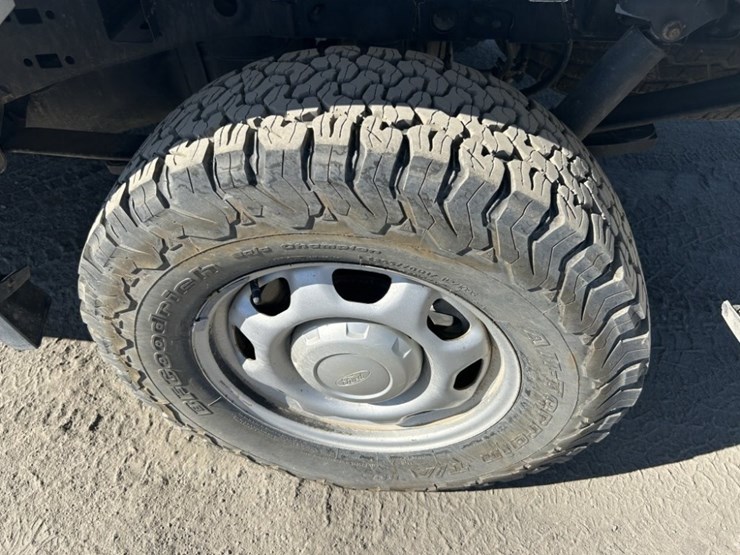 2022-ford-f150-xl-image-21
