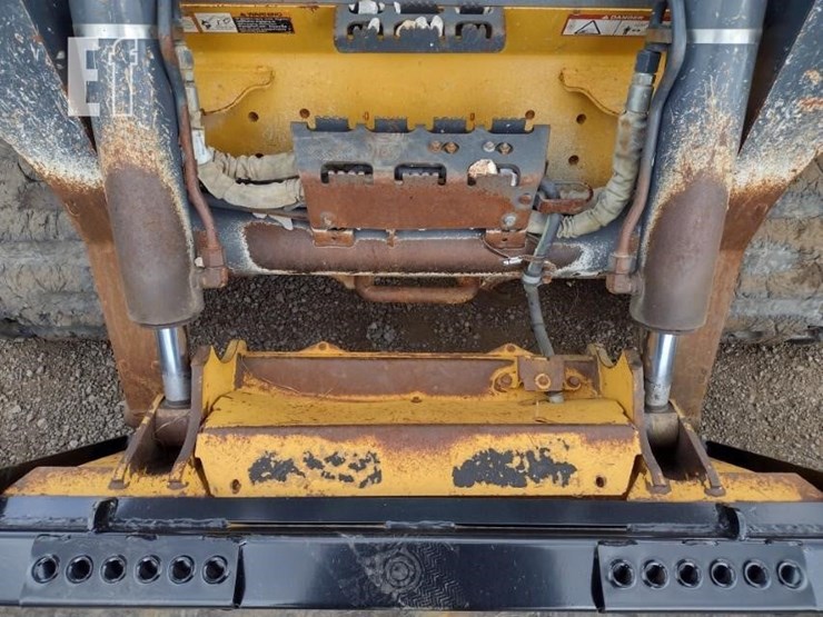 2020-deere-331g-image-14
