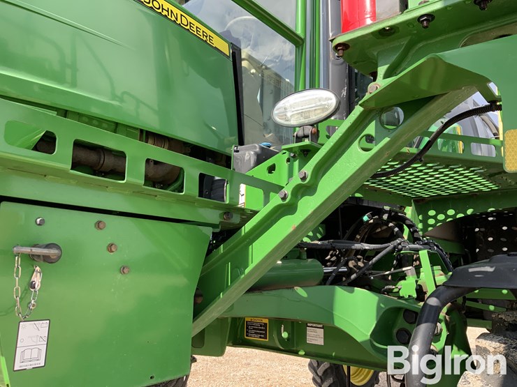 2020-john-deere-r4044-image-16
