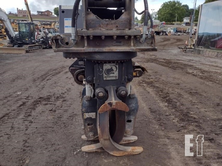 komatsu-pc220-lc-8-image-15