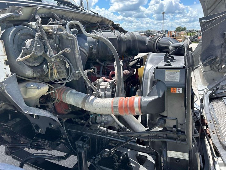 2010-ford-f750-image-8