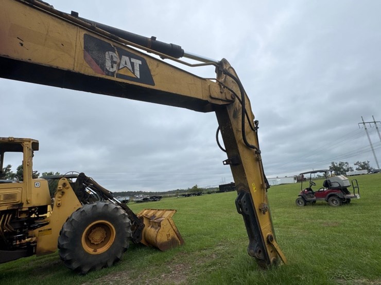caterpillar-320-image-19