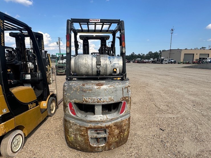 #2074-•-nissan-forklift-image-9