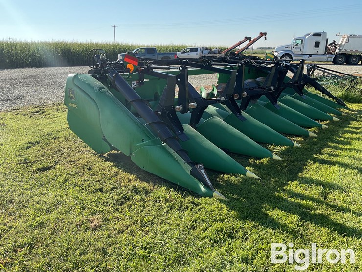 2013-john-deere-608c-image-3