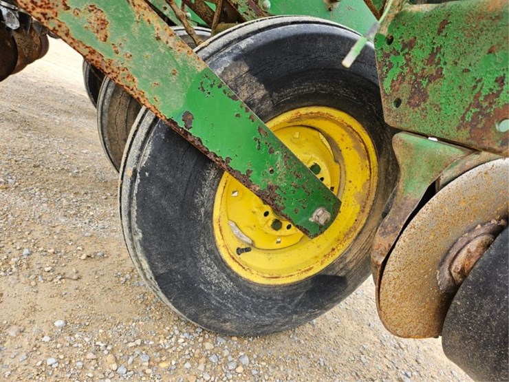john-deere-7000-image-29