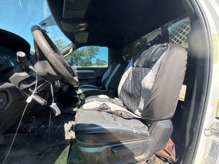 2019-dodge-ram-5500-image-29