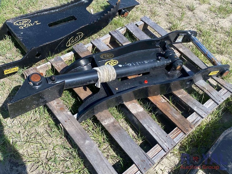 trojan-8t-50-46in-hydraulic-thumb-excavator-attachment-image-2