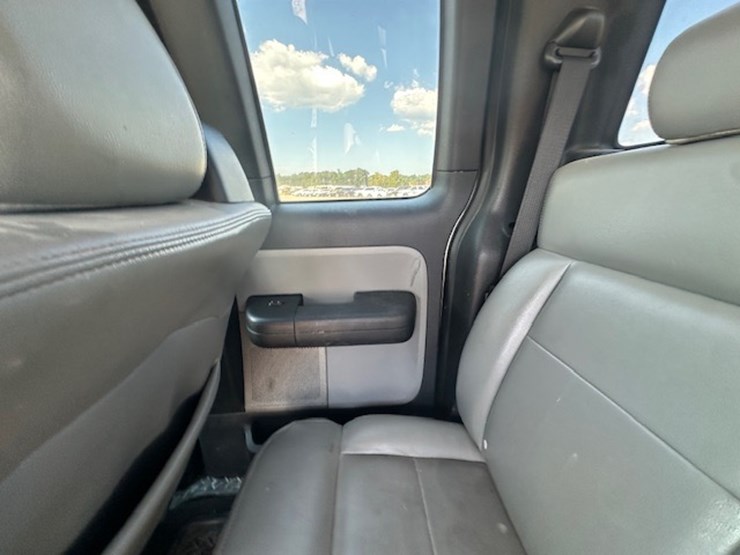 2004-ford-f150-image-27