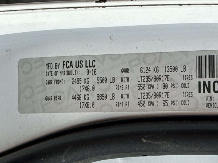 2017-dodge-ram-3500-image-12