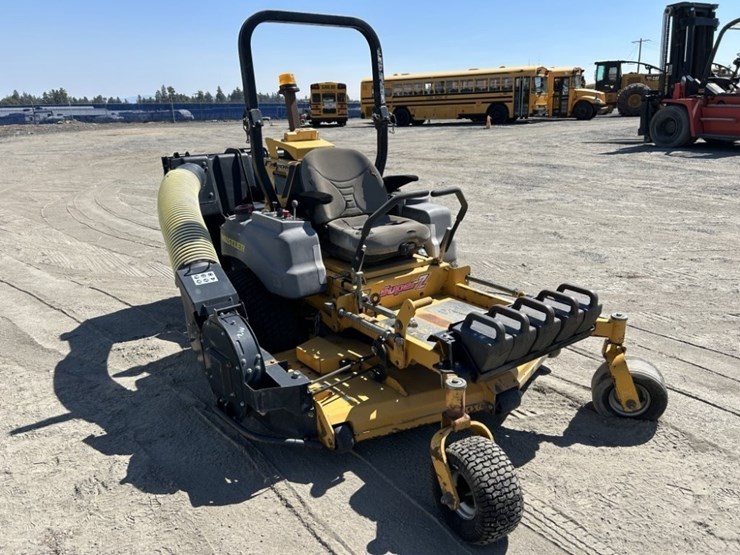 hustler-super-z-zero-turn-mower-image-7