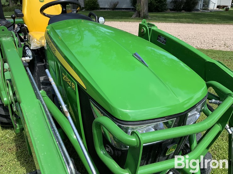 2023-john-deere-2032r-image-17