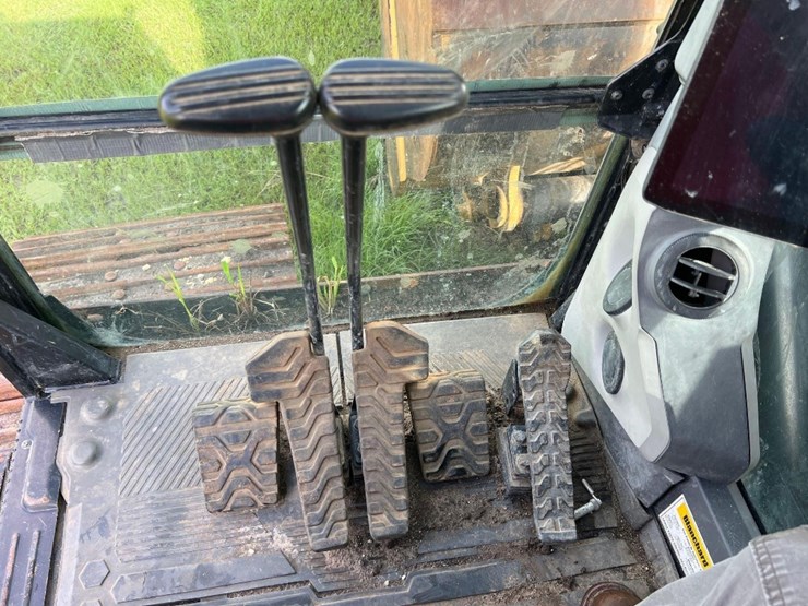 2019-caterpillar-336-image-40