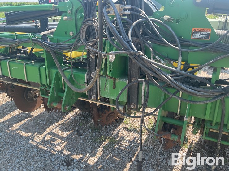 john-deere-1720-image-10
