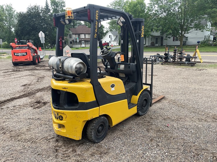 #140-•-2016-yale-glp040-lp-gas-4,000-lb-forklift-image-5