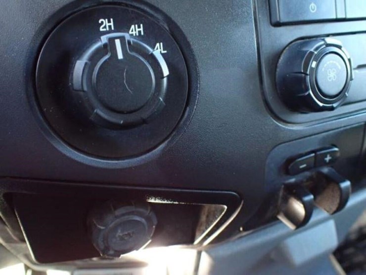 2016-ford-f550-xl-image-15