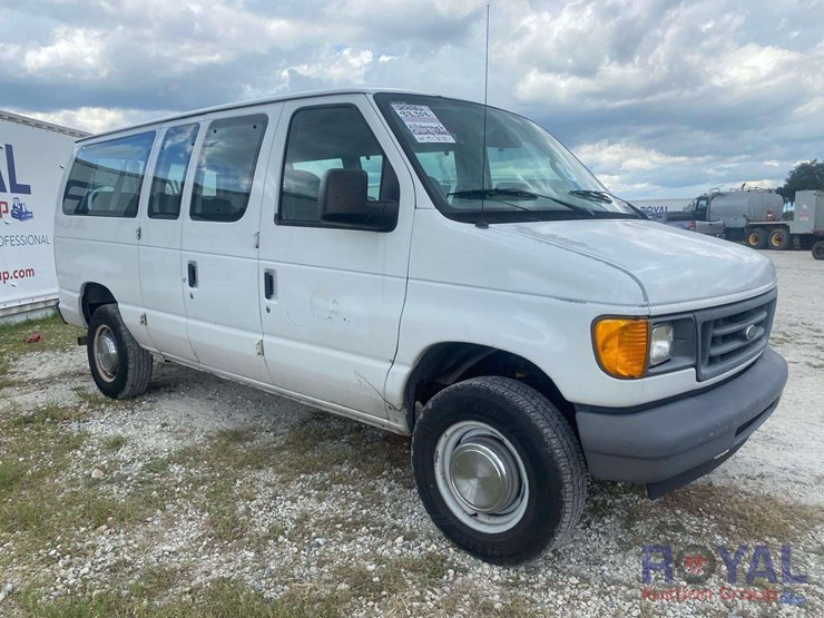2006-ford-e350-image-2